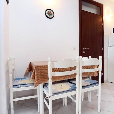 Apartments By The Sea Pisak, Omis - 1014 Rom bilde