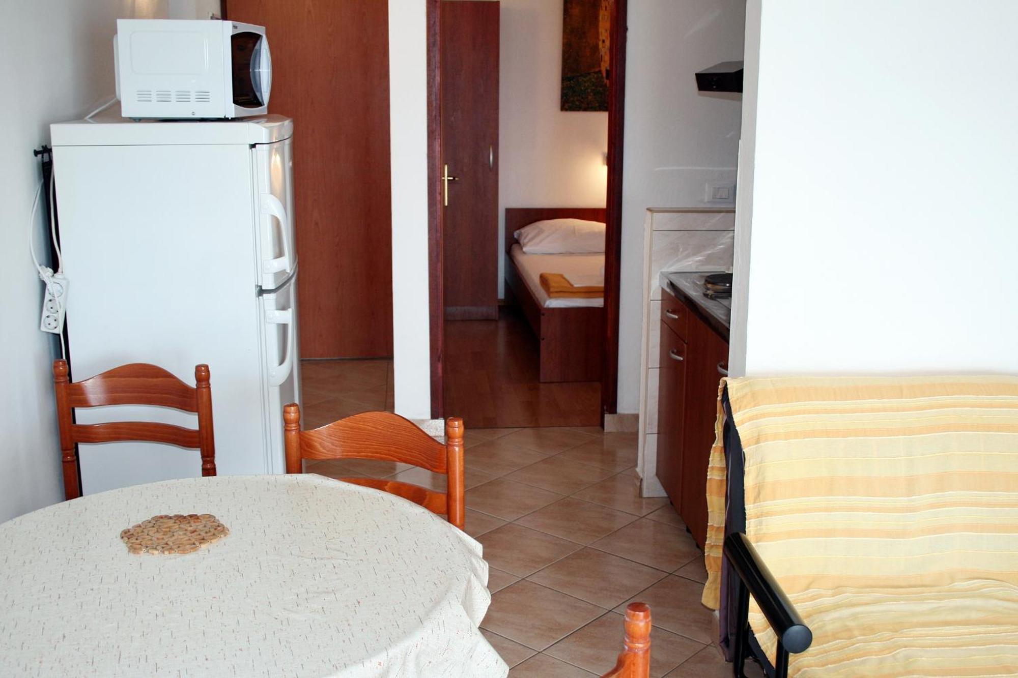 Apartments By The Sea Pisak, Omis - 1014 Rom bilde