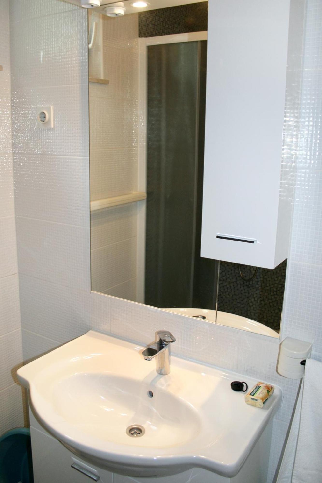 Apartments By The Sea Pisak, Omis - 1014 Rom bilde